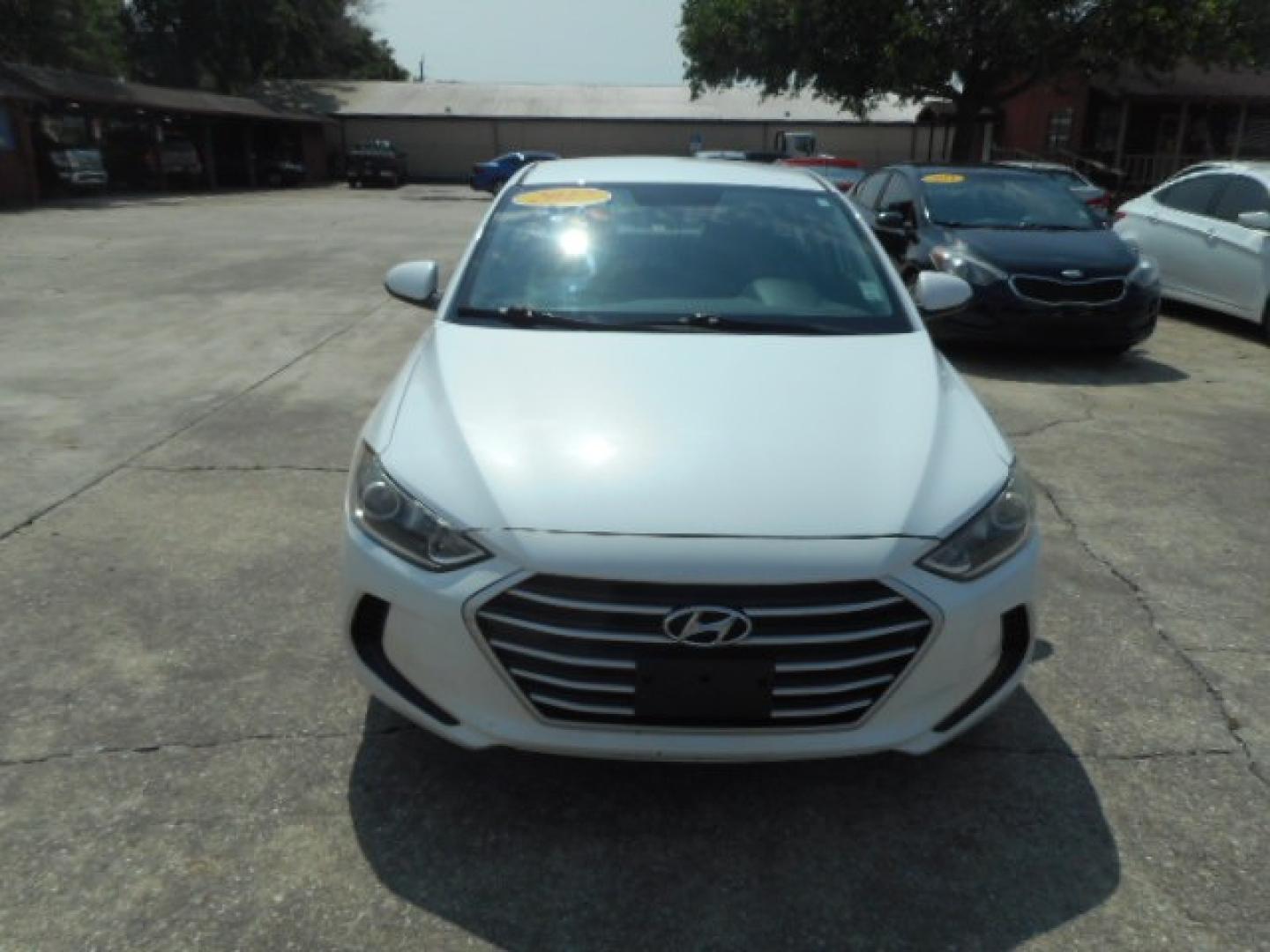 2017 WHITE HYUNDAI ELANTRA LIMITED; SE (5NPD74LFXHH) , located at 1200 Cassat Avenue, Jacksonville, FL, 32205, (904) 695-1885, 30.302404, -81.731033 - Photo#0